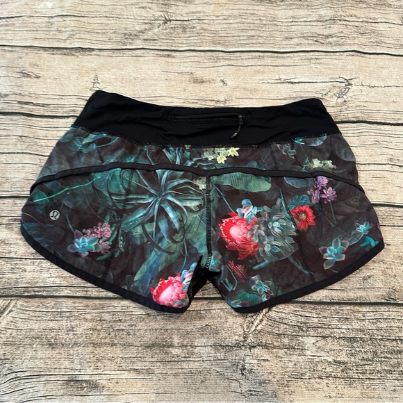Lululemon Speed Short in Black With Floral Pattern; Size 4 - Picture 7 of 10